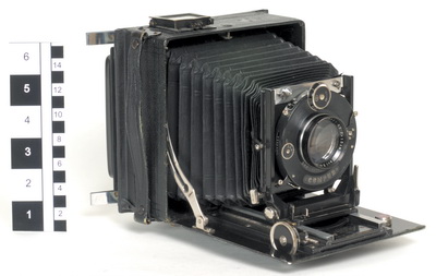[Vintage field camera]